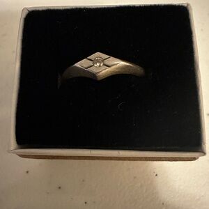 Sterling silver ring with diamond